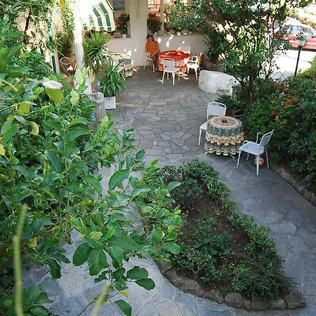 La Brise Hotel