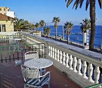 ホテル La Brise サンレモ